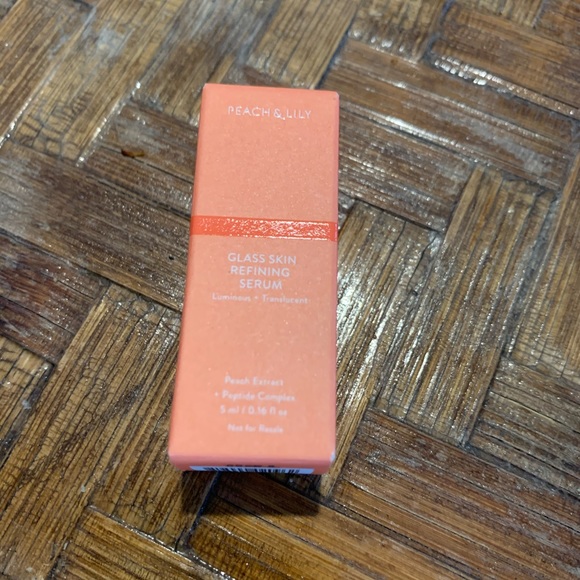 ๐ฅ3/$15 SALE๐ฅ Deluxe Sample Peach & Lily Serum
